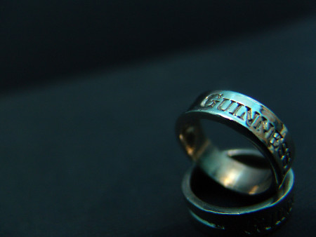 stockvault-rings106107